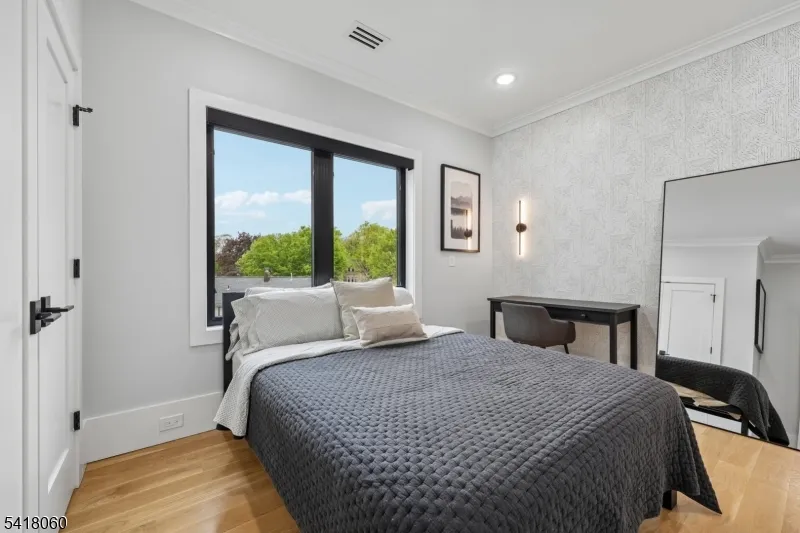 424 E Ridgewood Ave Paramus, NJ 07652
