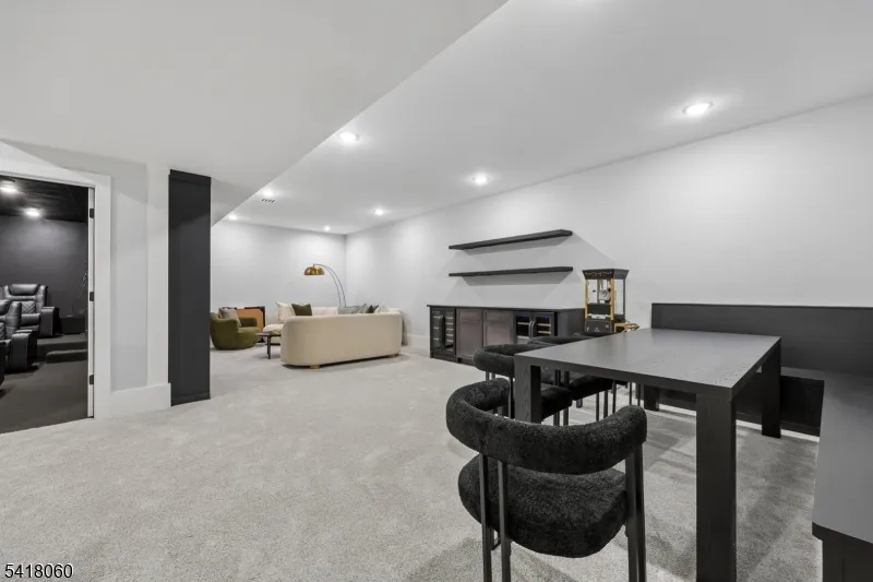424 E Ridgewood Ave Paramus, NJ 07652