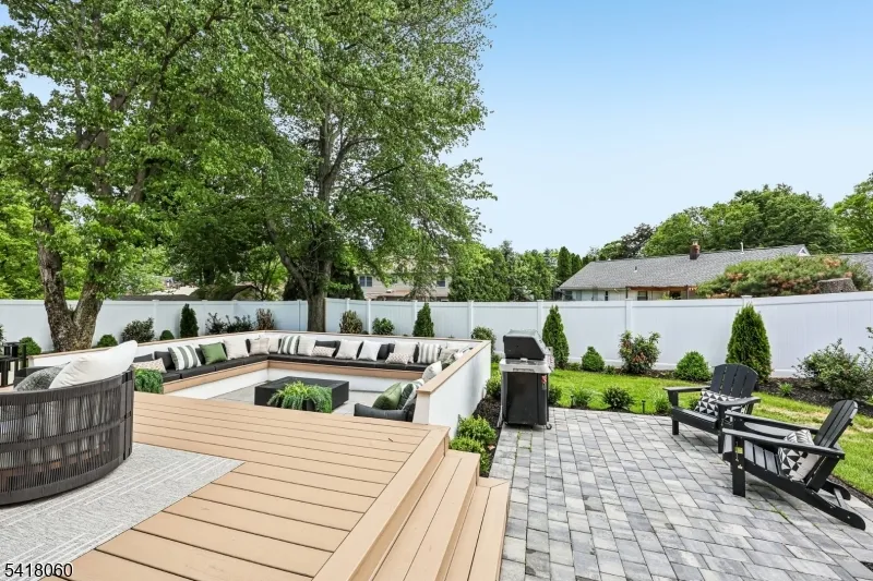 424 E Ridgewood Ave Paramus, NJ 07652