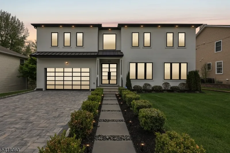 424 E Ridgewood Ave Paramus, NJ 07652