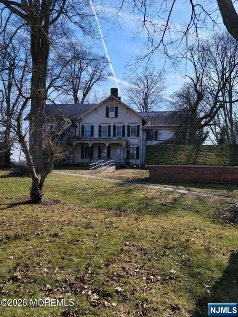 184-186 Highway 34 Holmdel, NJ 07733