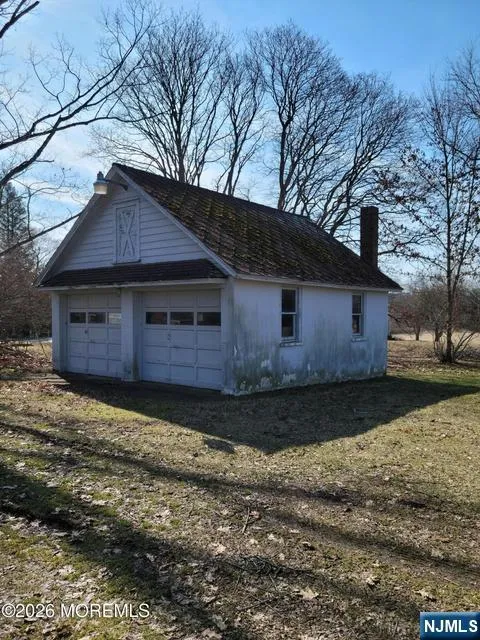184-186 Highway 34 Holmdel, NJ 07733