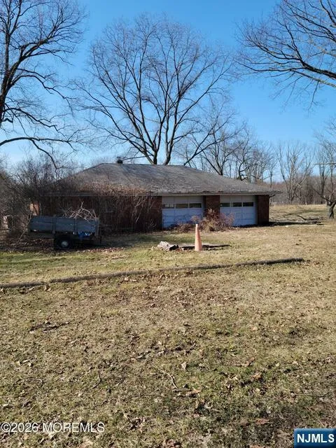 184-186 Highway 34 Holmdel, NJ 07733