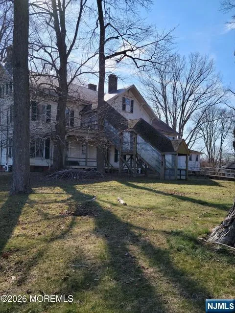 184-186 Highway 34 Holmdel, NJ 07733