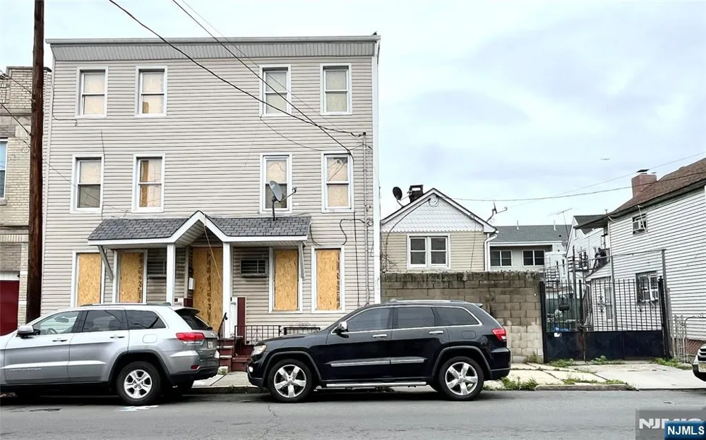 146-148 Pacific Street Newark, NJ 07105