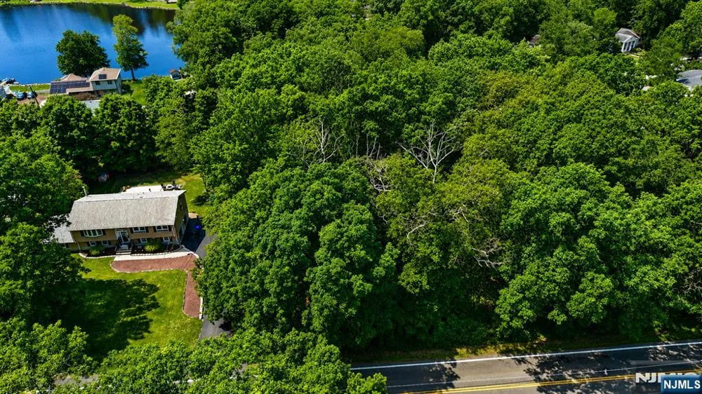559 Green Pond Road Rockaway Township, NJ 07866