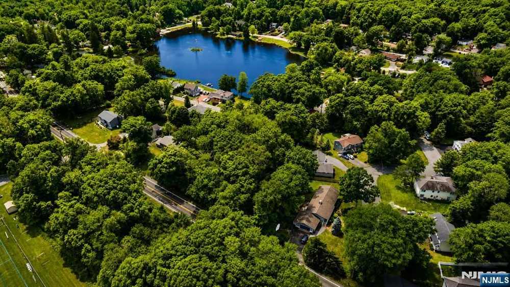 559 Green Pond Road Rockaway Township, NJ 07866