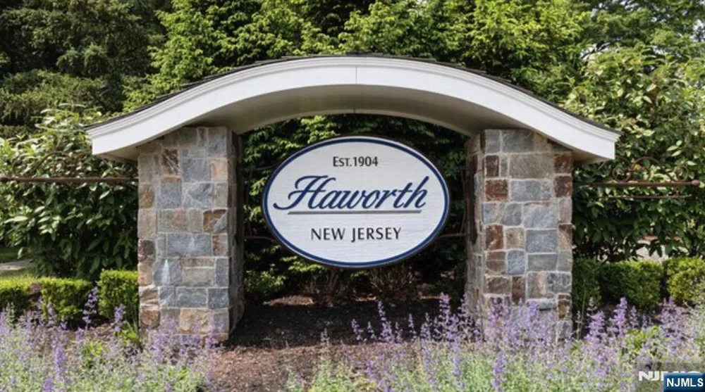 Garfield Haworth, NJ 07641
