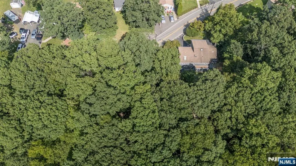 782 Brooklyn Mountain Road Hopatcong, NJ 07843