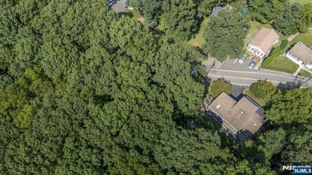 782 Brooklyn Mountain Road Hopatcong, NJ 07843