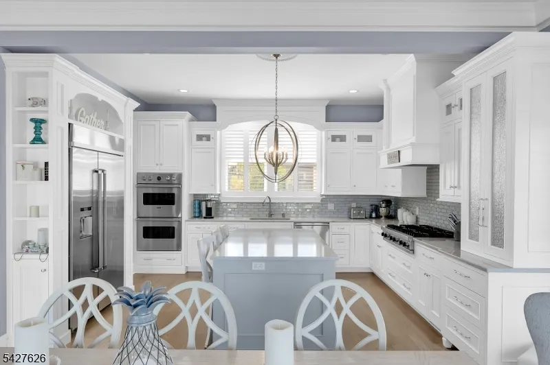 6 Capstan Rd Ocean, NJ 08758
