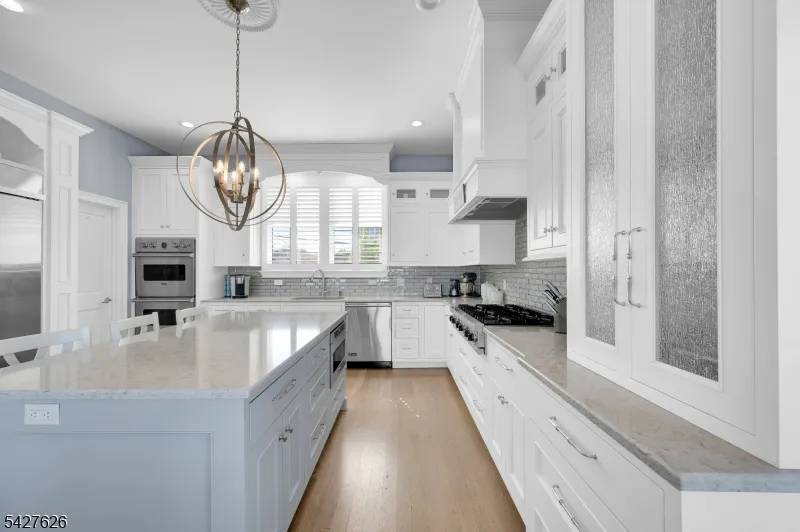6 Capstan Rd Ocean, NJ 08758