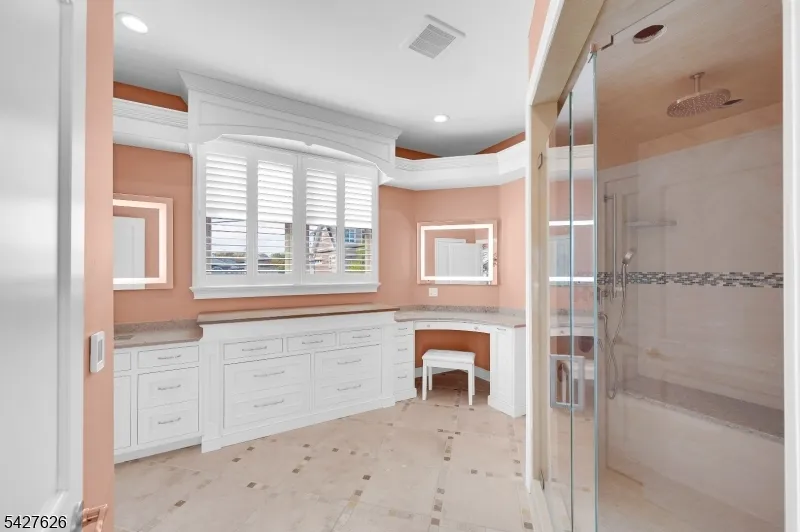6 Capstan Rd Ocean, NJ 08758