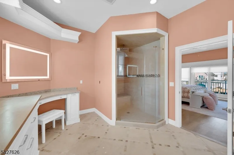 6 Capstan Rd Ocean, NJ 08758