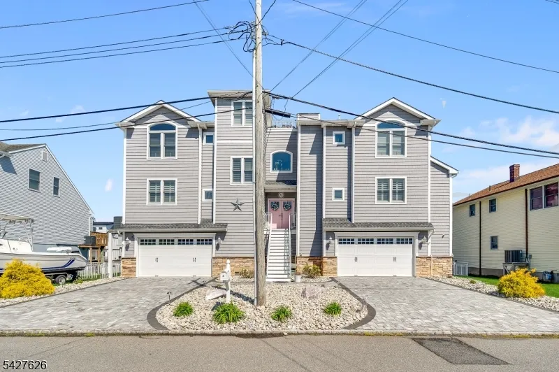 6 Capstan Rd Ocean, NJ 08758
