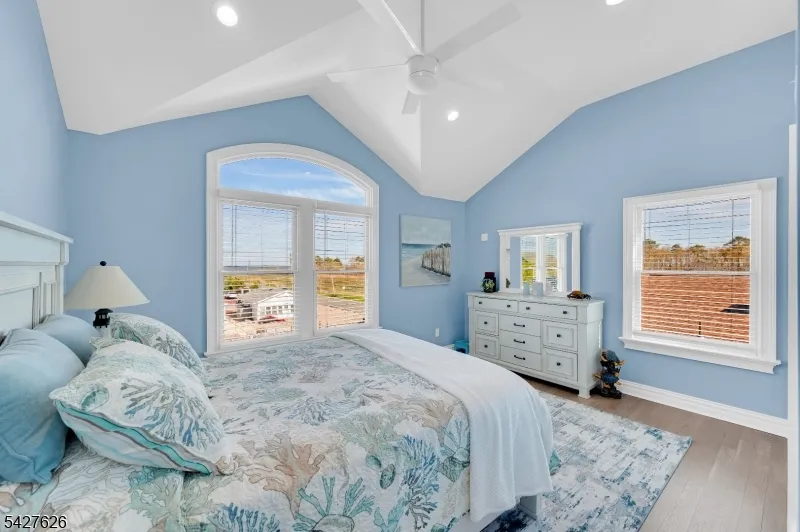 6 Capstan Rd Ocean, NJ 08758