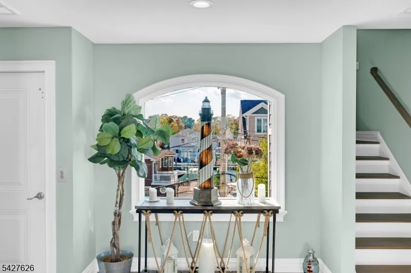 6 Capstan Rd Ocean, NJ 08758