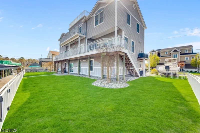 6 Capstan Rd Ocean, NJ 08758