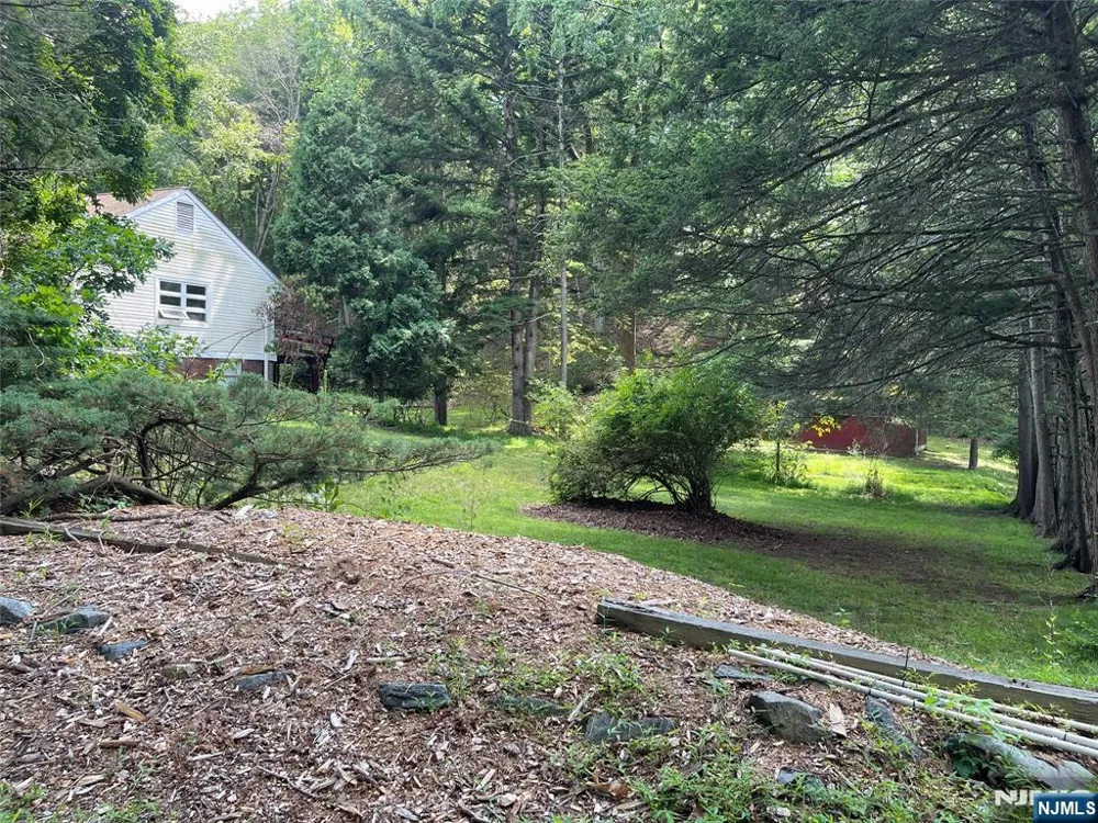 84 Grove Street Oakland, NJ 07436