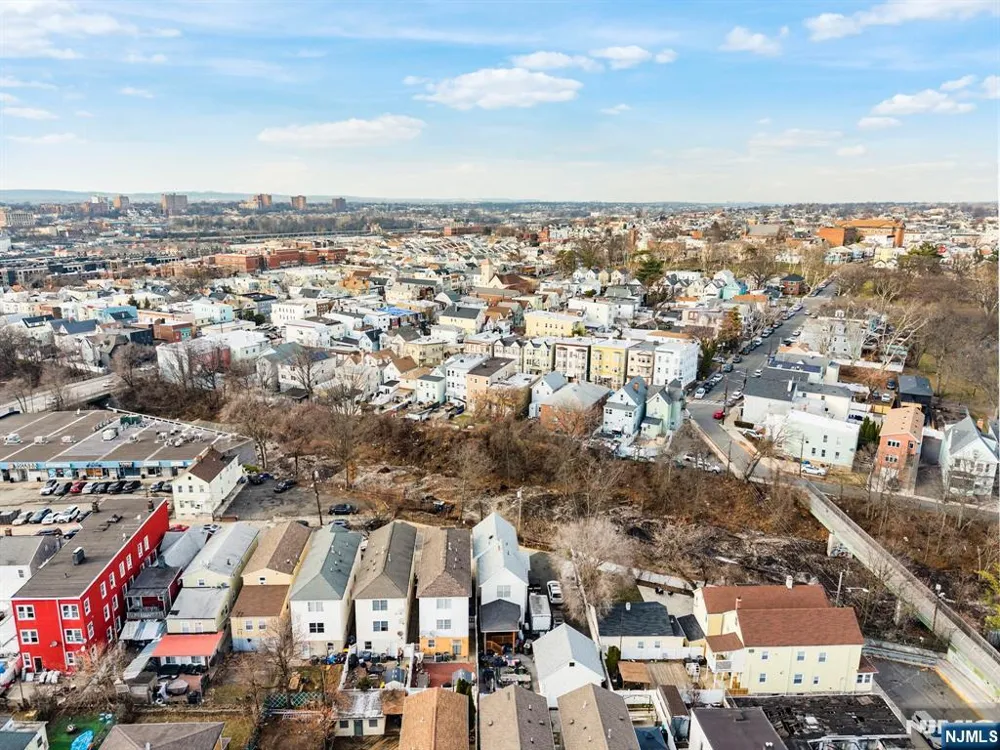 416 Scott Mobus Place Harrison, NJ 07029