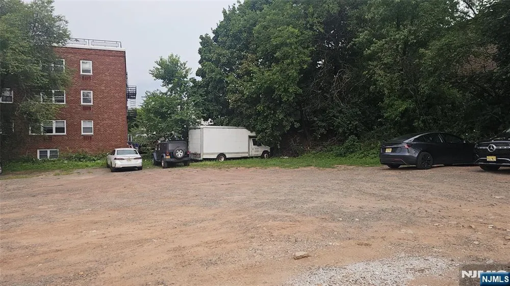 50 Broad Avenue Palisades Park, NJ 07650