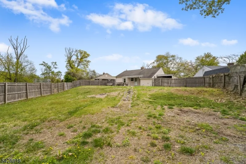 49 Louis Ave Middlesex, NJ 08846