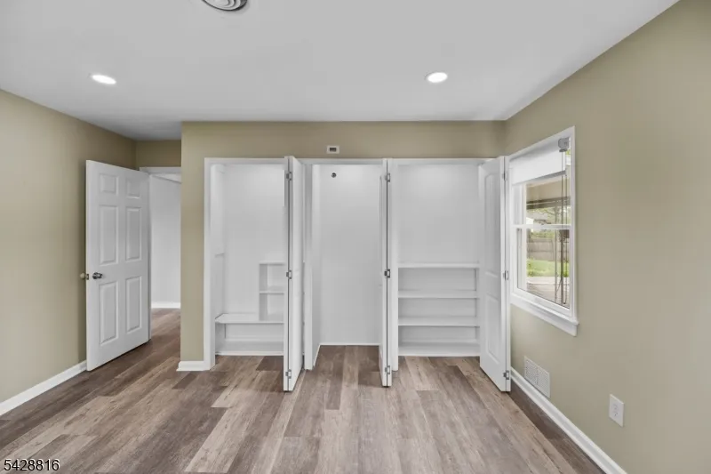 49 Louis Ave Middlesex, NJ 08846