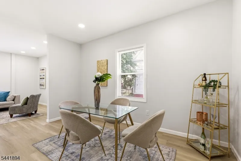 44 Fabyan Pl Newark City, NJ 07108