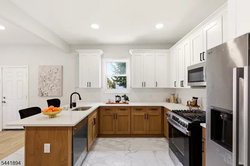 44 Fabyan Pl Newark City, NJ 07108