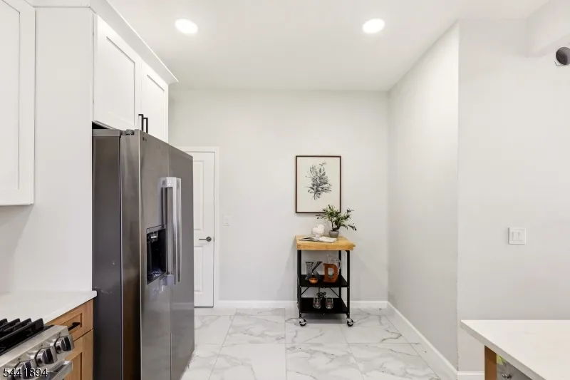 44 Fabyan Pl Newark City, NJ 07108