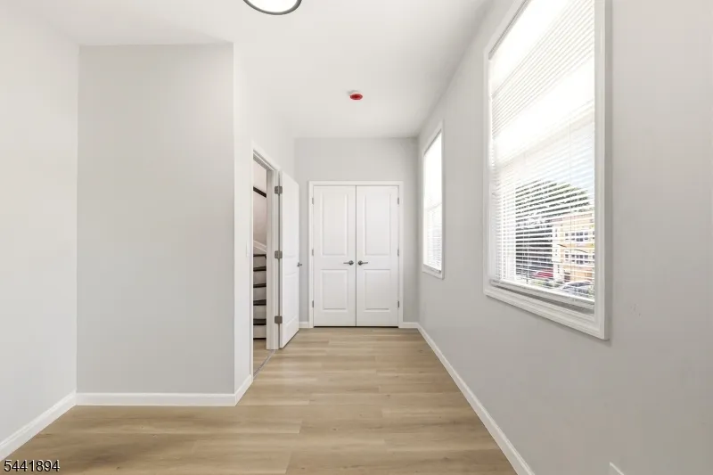 44 Fabyan Pl Newark City, NJ 07108