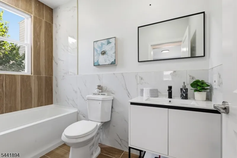 44 Fabyan Pl Newark City, NJ 07108