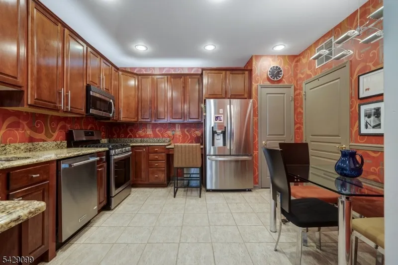 10402 Warrens Way #402 Unit 402 Wanaque, NJ 07465