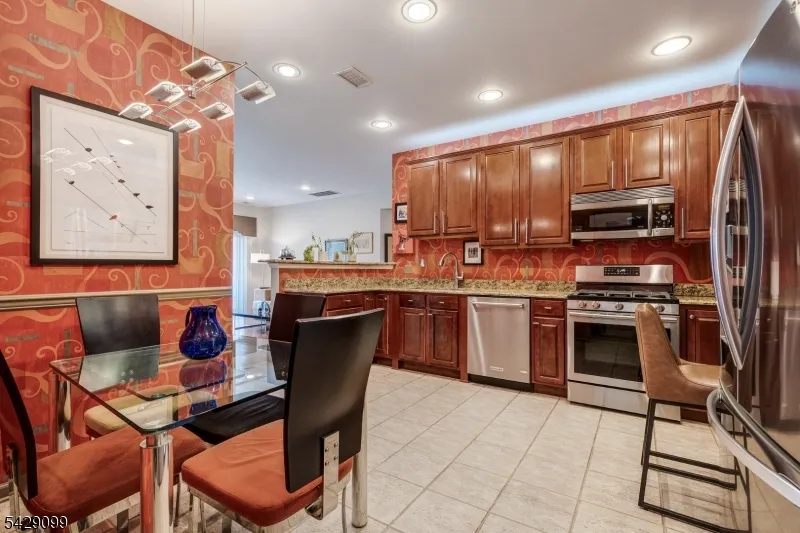 10402 Warrens Way #402 Unit 402 Wanaque, NJ 07465