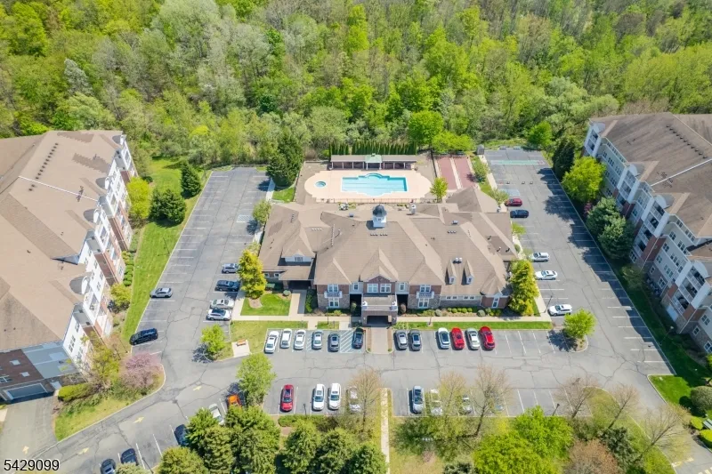 10402 Warrens Way #402 Unit 402 Wanaque, NJ 07465