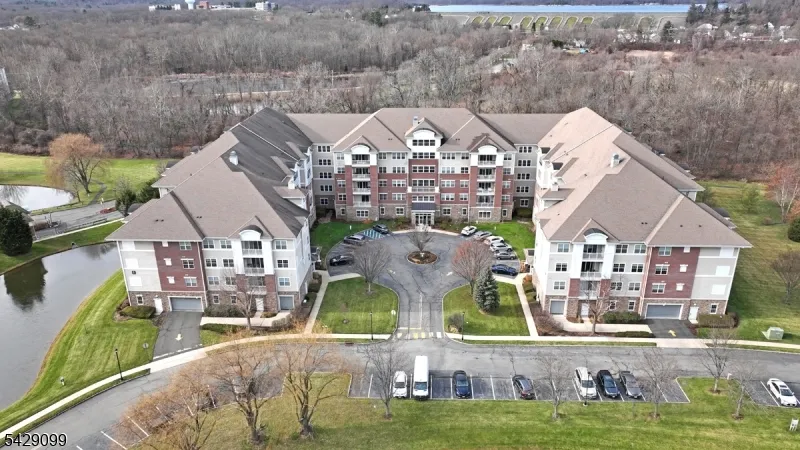 10402 Warrens Way #402 Unit 402 Wanaque, NJ 07465