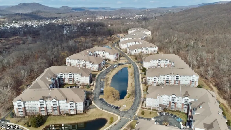 10402 Warrens Way #402 Unit 402 Wanaque, NJ 07465