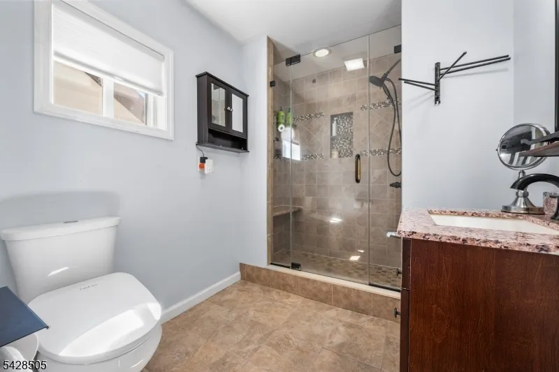 333 Amon Ter Linden City, NJ 07036