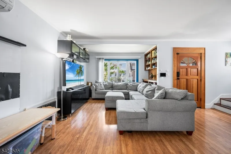 333 Amon Ter Linden City, NJ 07036
