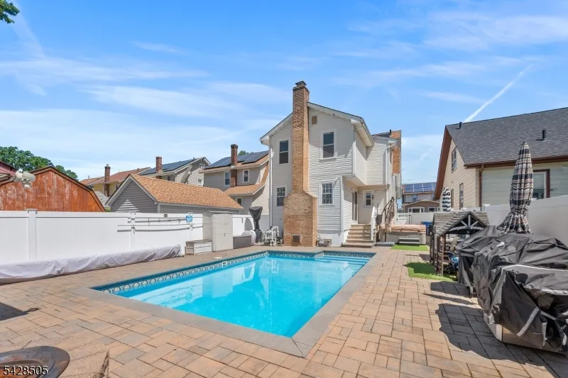 333 Amon Ter Linden City, NJ 07036