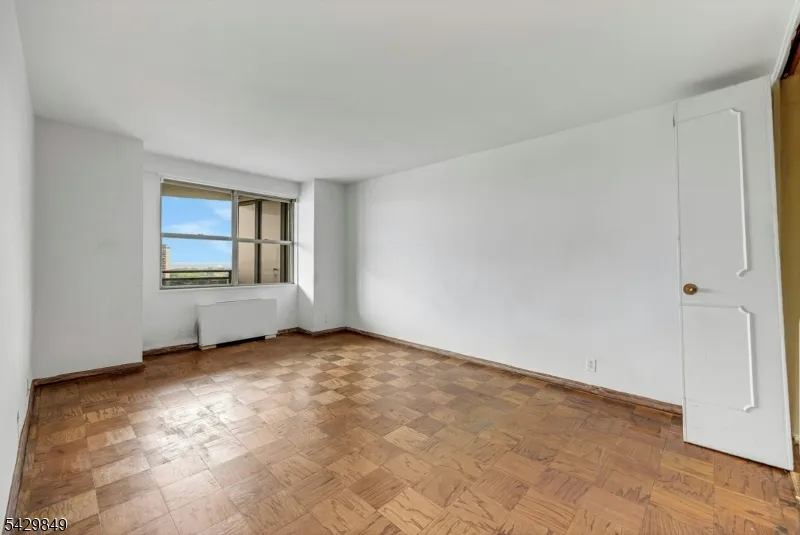2077 Center Ave #20C Unit 20C Fort Lee, NJ 07024