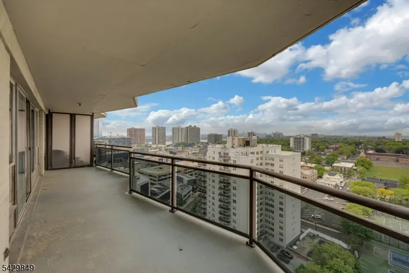 2077 Center Ave #20C Unit 20C Fort Lee, NJ 07024