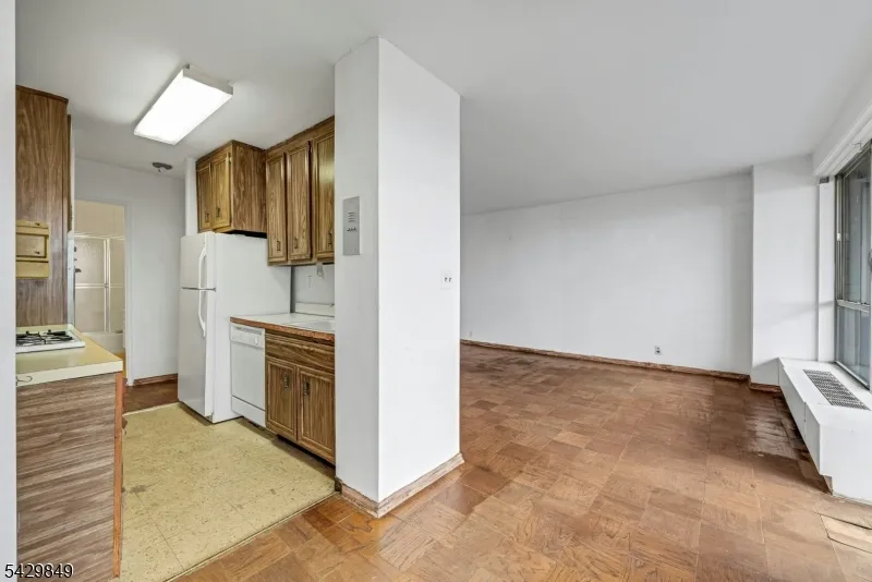 2077 Center Ave #20C Unit 20C Fort Lee, NJ 07024
