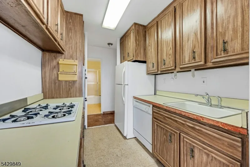 2077 Center Ave #20C Unit 20C Fort Lee, NJ 07024
