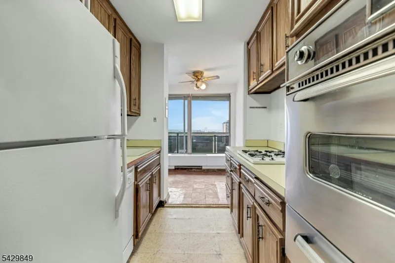 2077 Center Ave #20C Unit 20C Fort Lee, NJ 07024