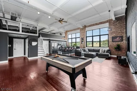 350 Scotland Rd