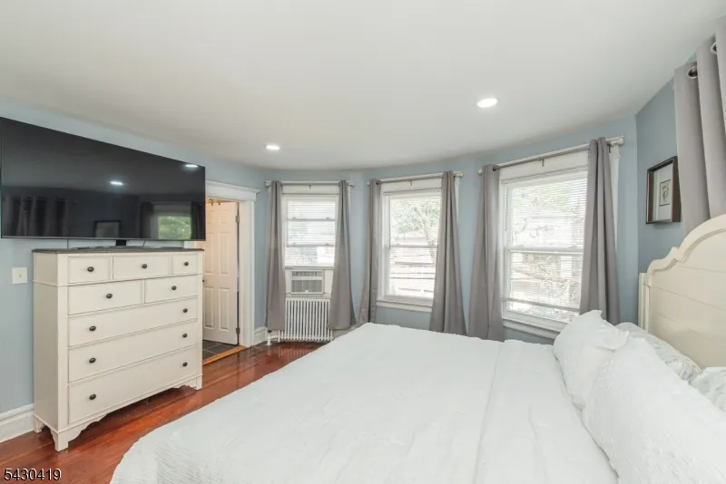 191 Smith St Newark City, NJ 07106