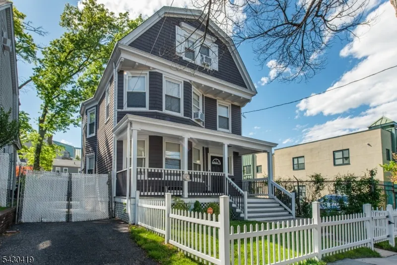 191 Smith St Newark City, NJ 07106