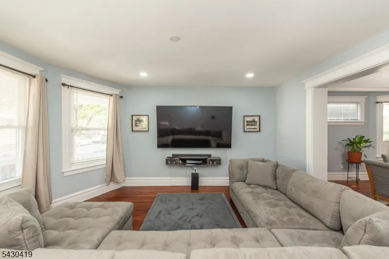 191 Smith St Newark City, NJ 07106