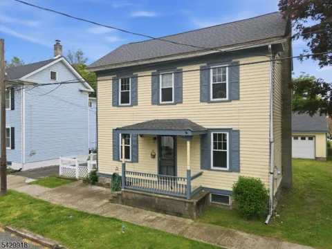 54 Front St